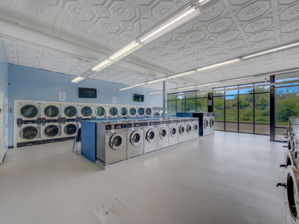 999 Hudson Rd for Sale or Lease