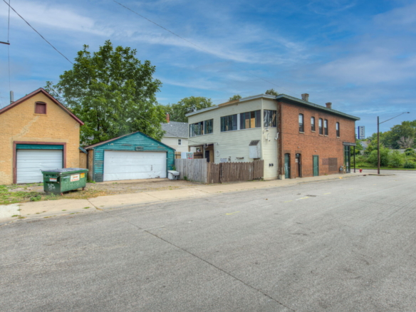 999 Hudson Rd for Sale or Lease