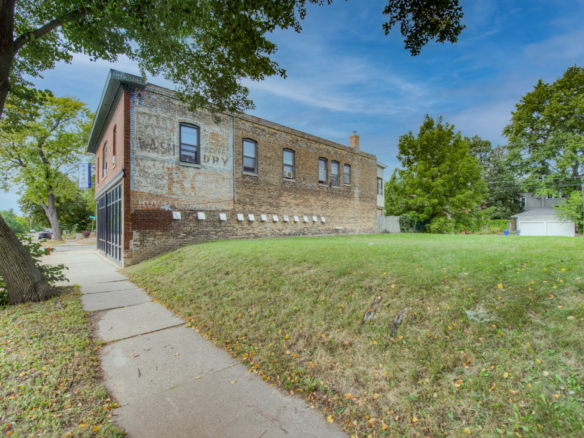 999 Hudson Rd for Sale or Lease